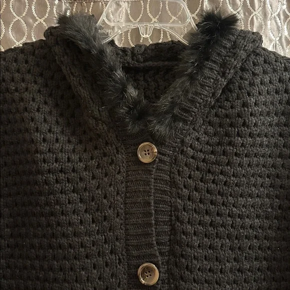 Fabulous Black Chunky Knit Hooded Poncho Sweater with Fur Trim & Button Closure - Picture 2 of 10